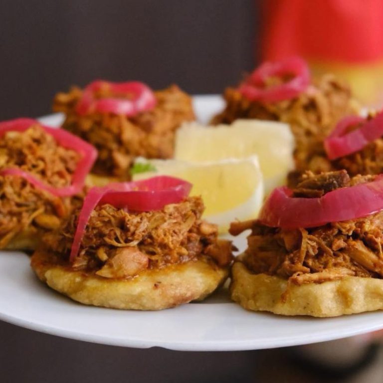 Sopes de cochinita pibil El Chapulín restaurante mexicano Tenerife